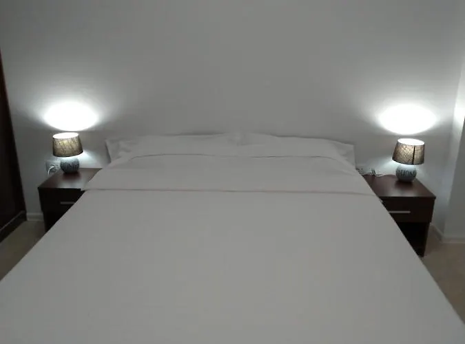 아파트 2 Alaturate, Identice, Maximum 10 Persoane In Total