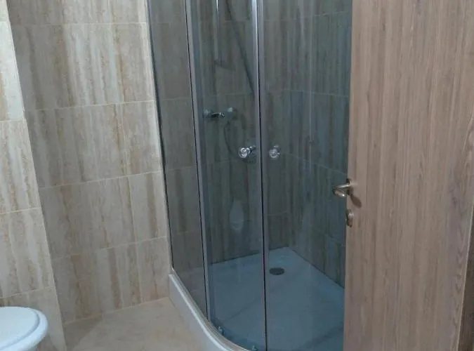 2 Alaturate, Identice, Maximum 10 Persoane In Total * Năvodari