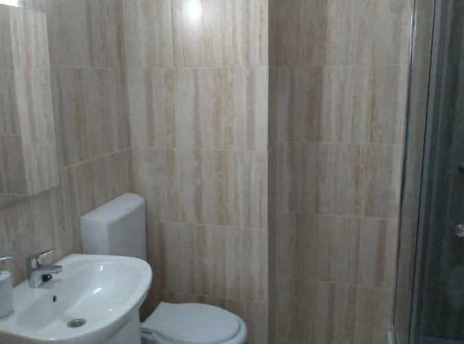 2 Alaturate, Identice, Maximum 10 Persoane In Total *